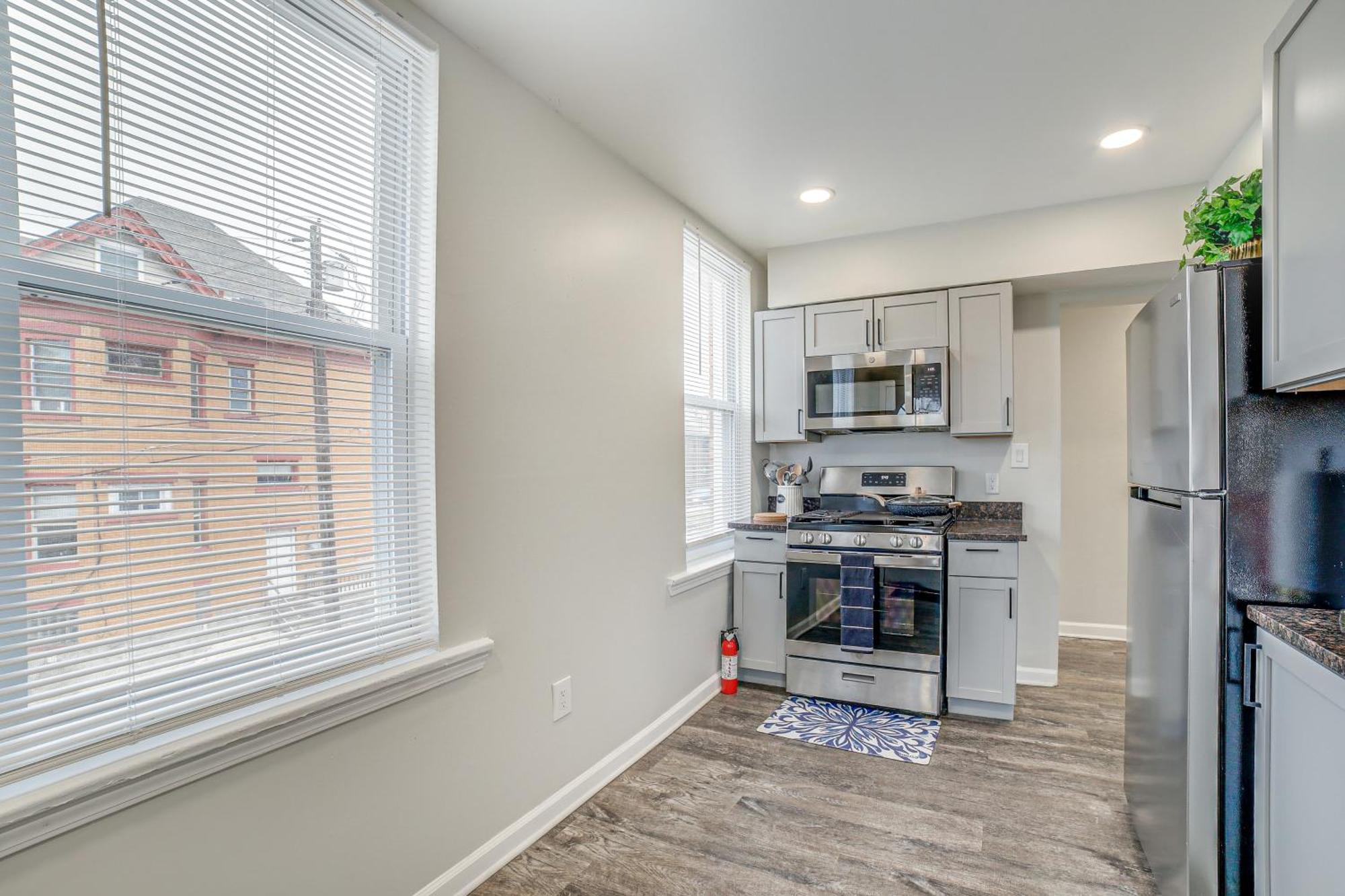 Lovely About 5 Mi To Downtown! Apartamento