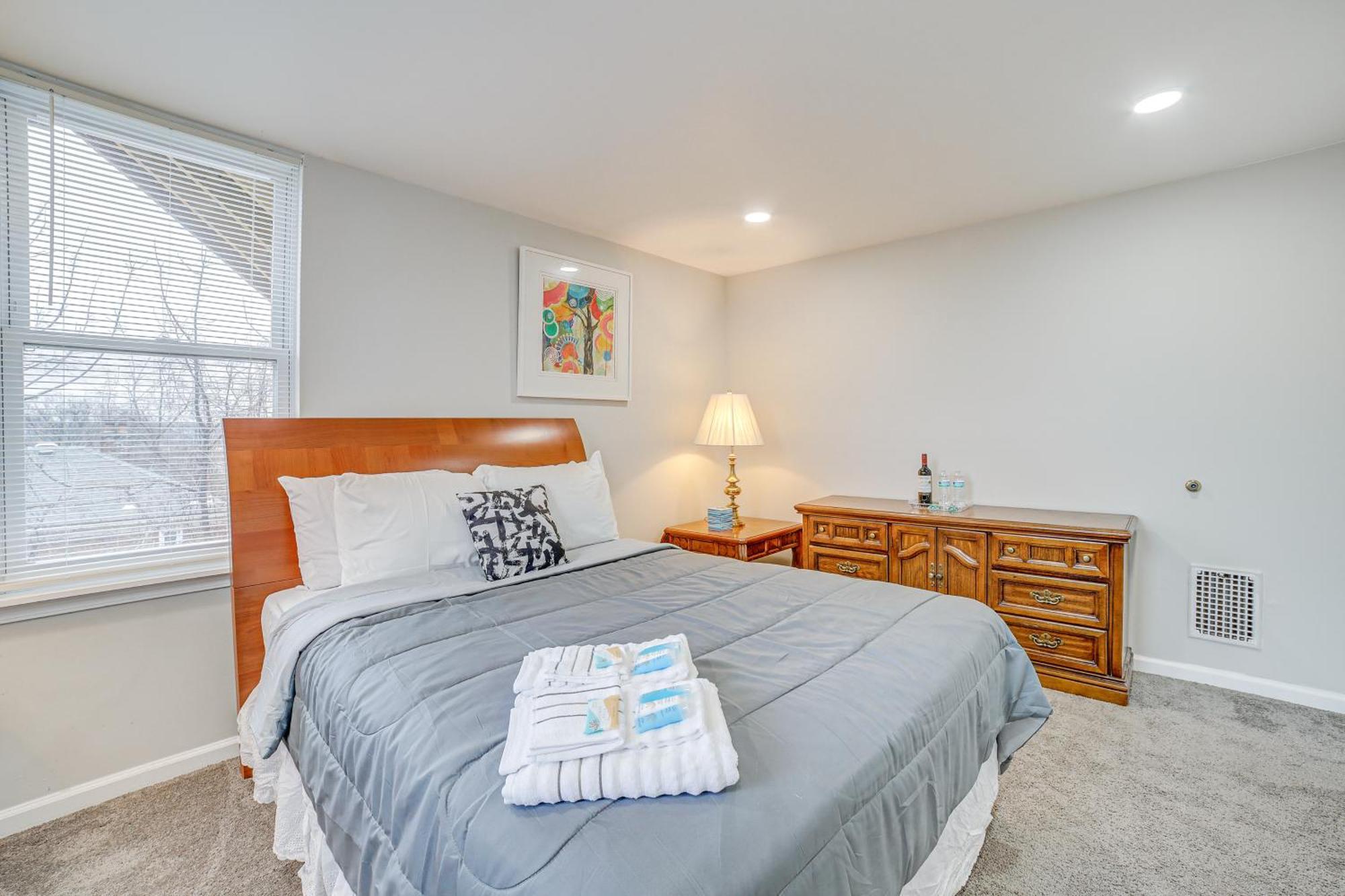 Lovely About 5 Mi To Downtown! Apartment Pittsburgh