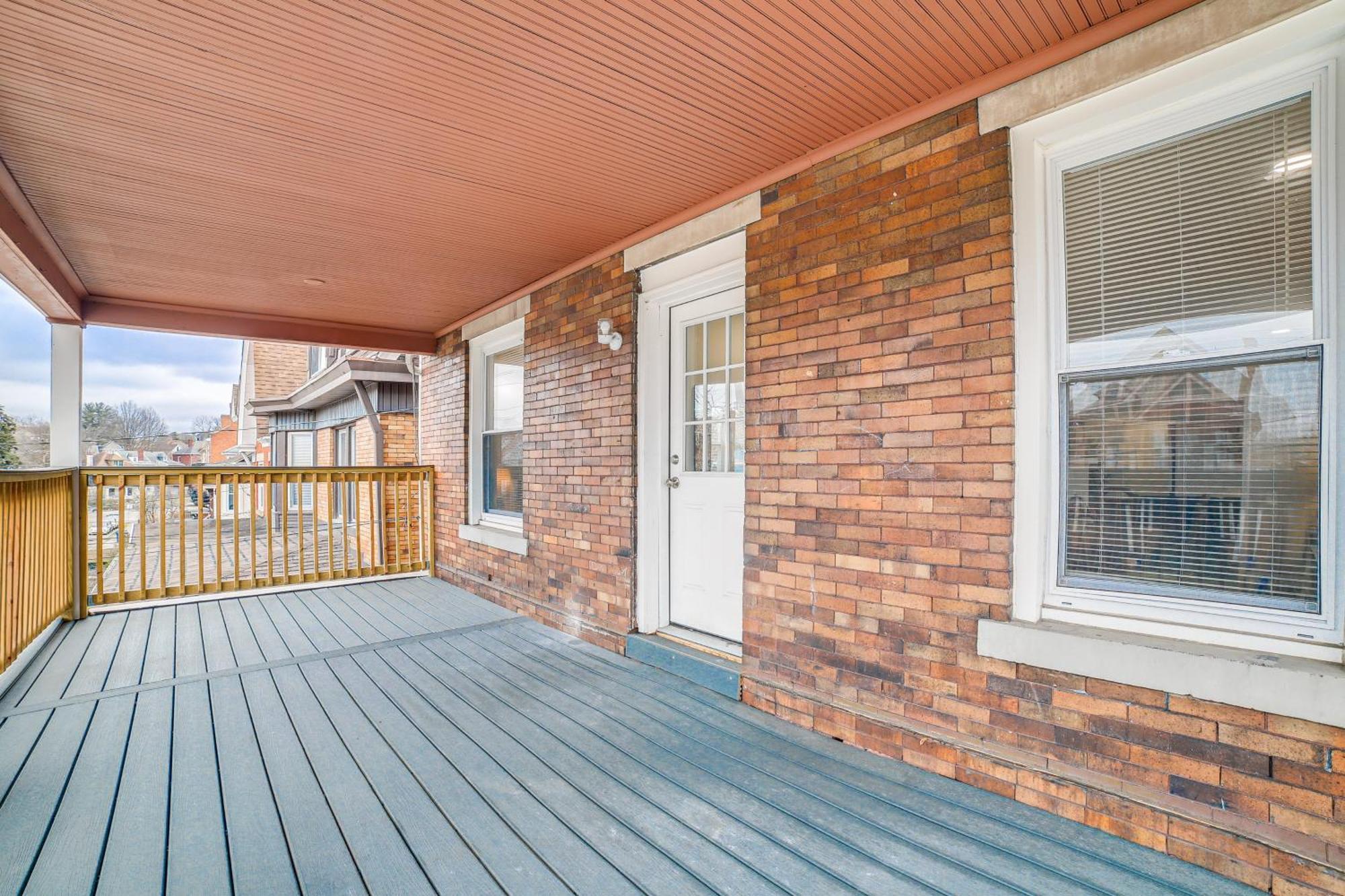 Lovely About 5 Mi To Downtown! Apartment